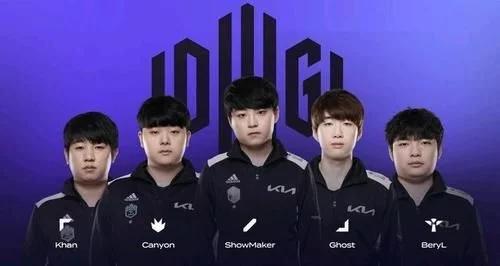 表明他正在 表明他正在